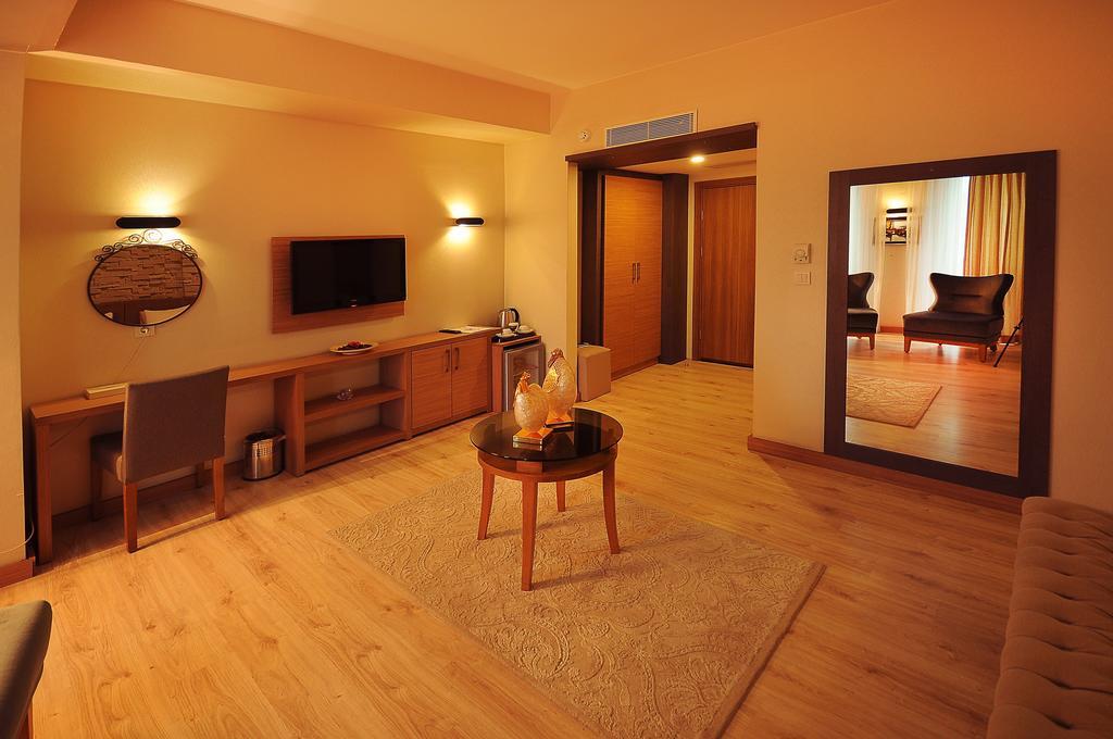 Imperial Park Hotel Izmit Quarto foto