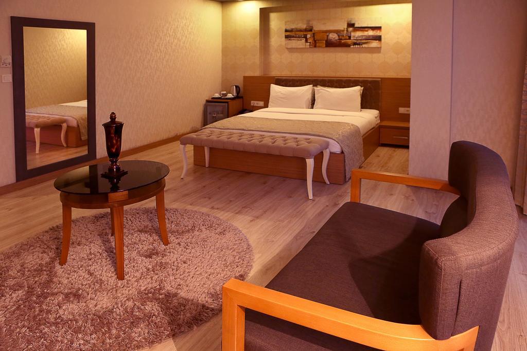 Imperial Park Hotel Izmit Quarto foto